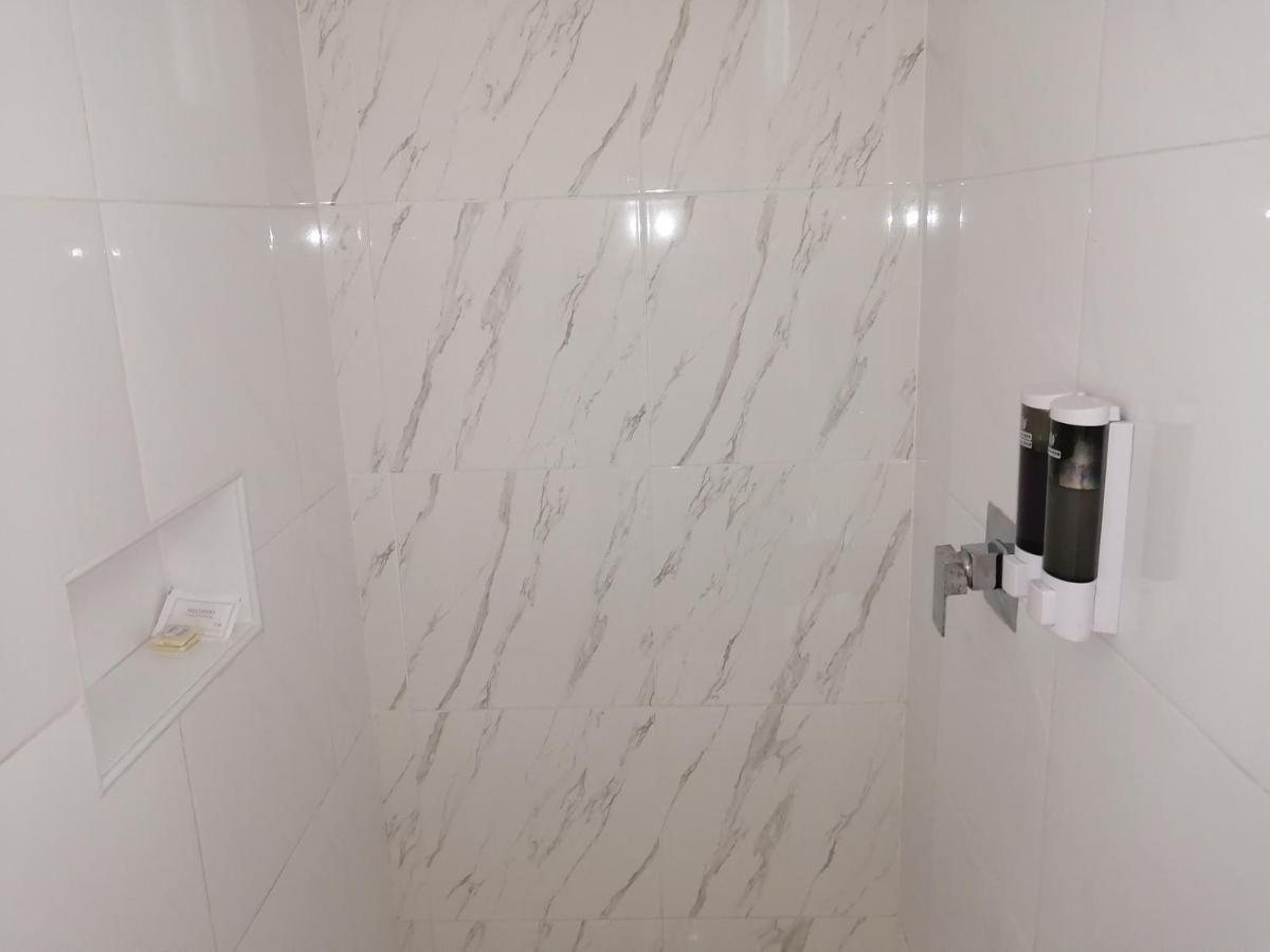 Harman Suites Moalboal Bagian luar foto
