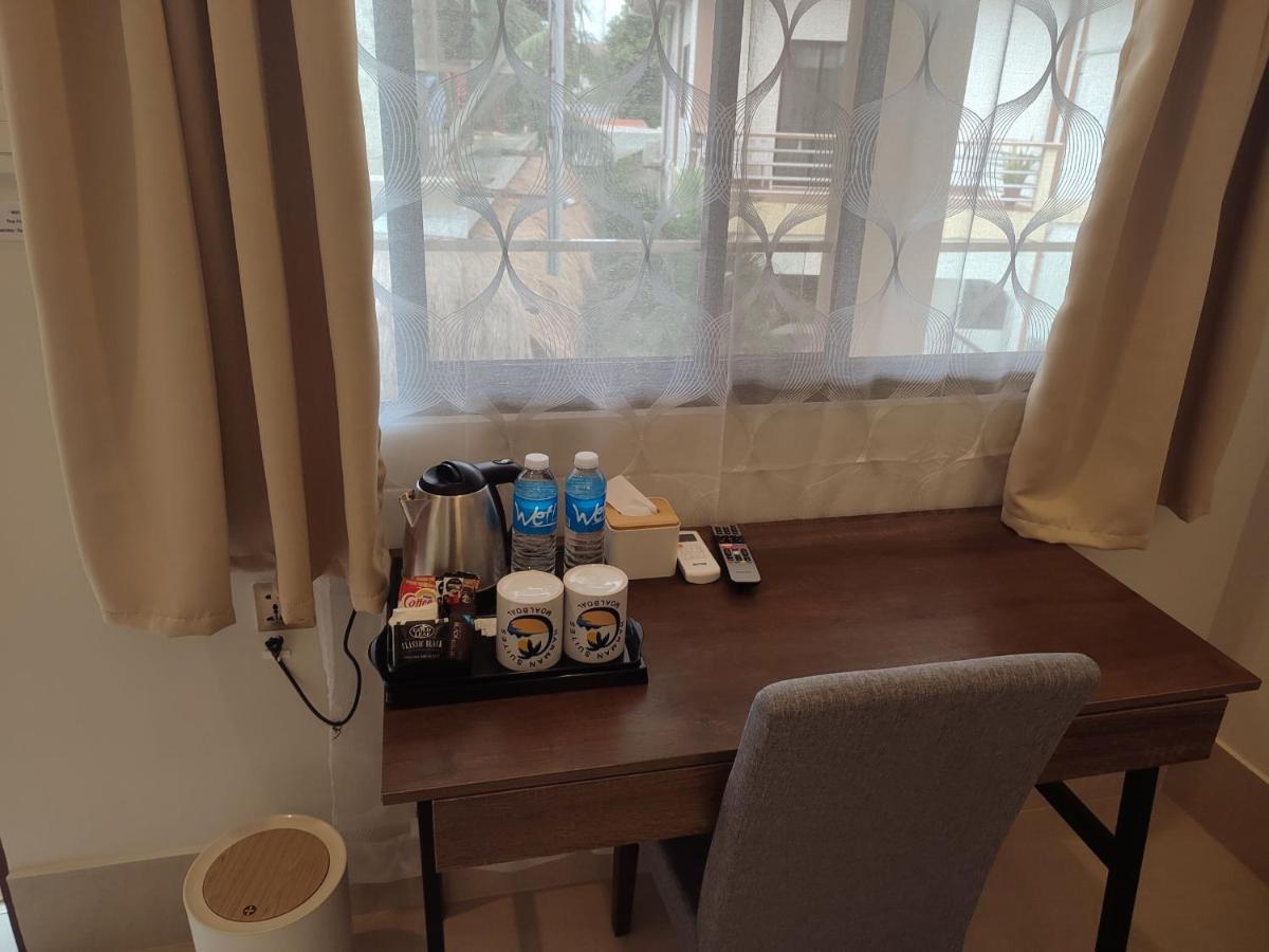 Harman Suites Moalboal Bagian luar foto