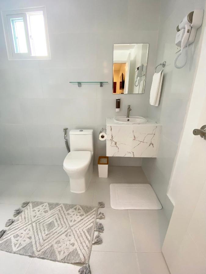 Harman Suites Moalboal Bagian luar foto