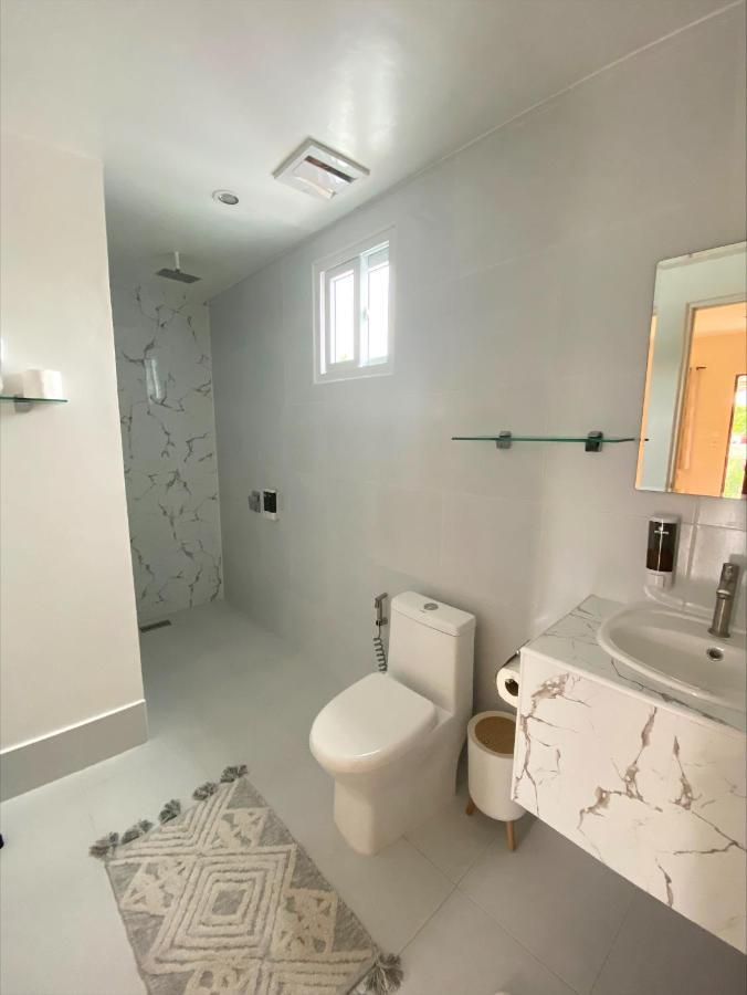 Harman Suites Moalboal Bagian luar foto