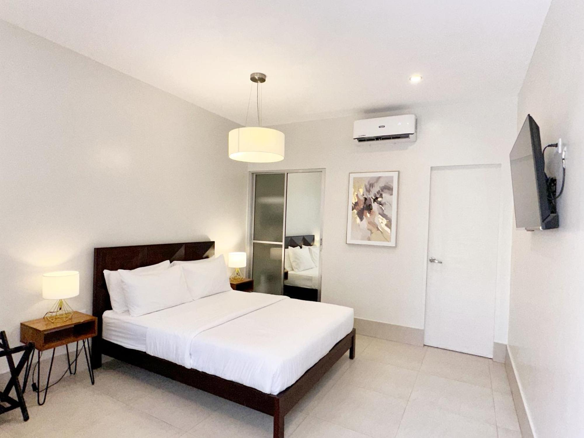 Harman Suites Moalboal Bagian luar foto