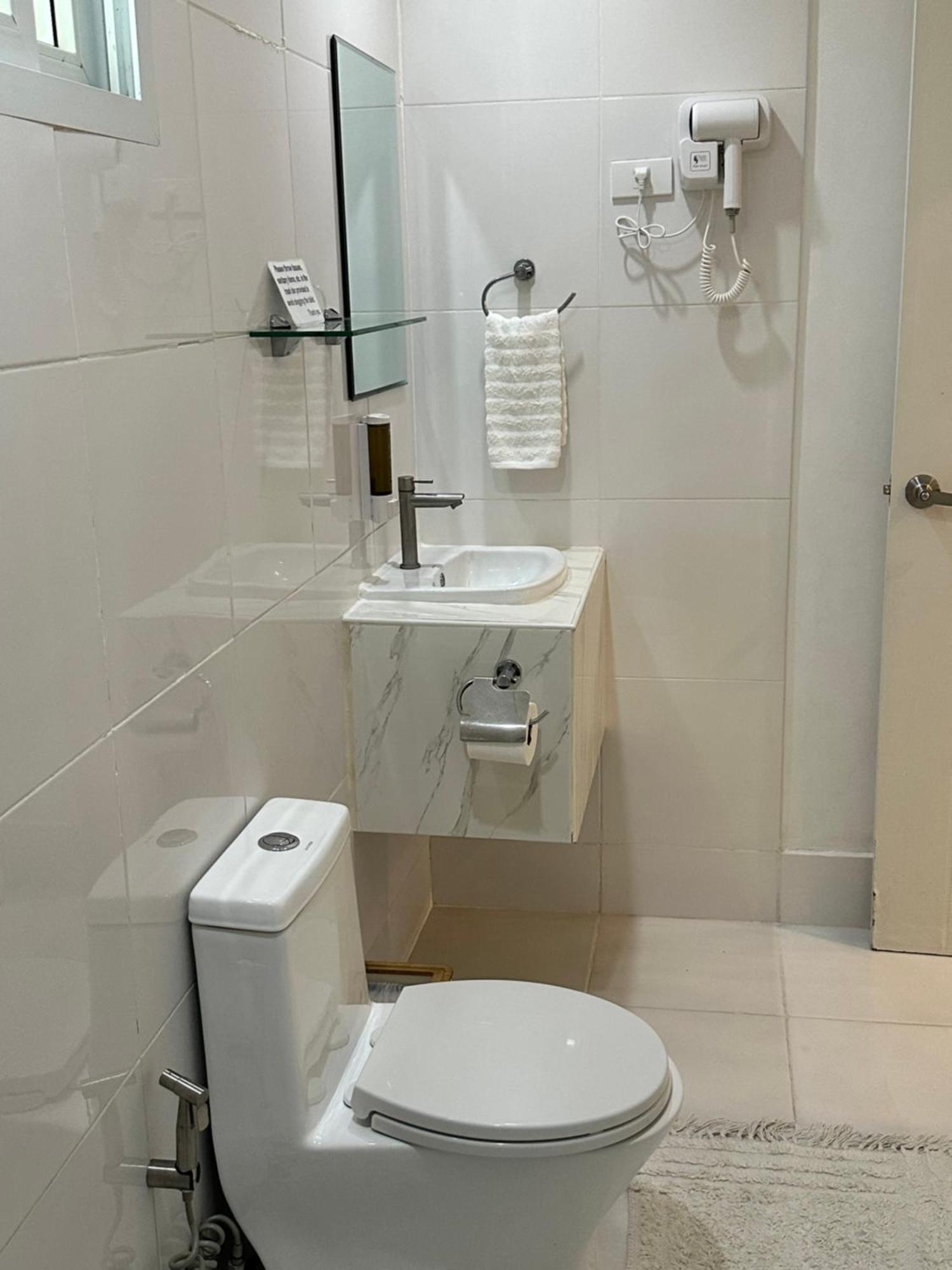 Harman Suites Moalboal Bagian luar foto